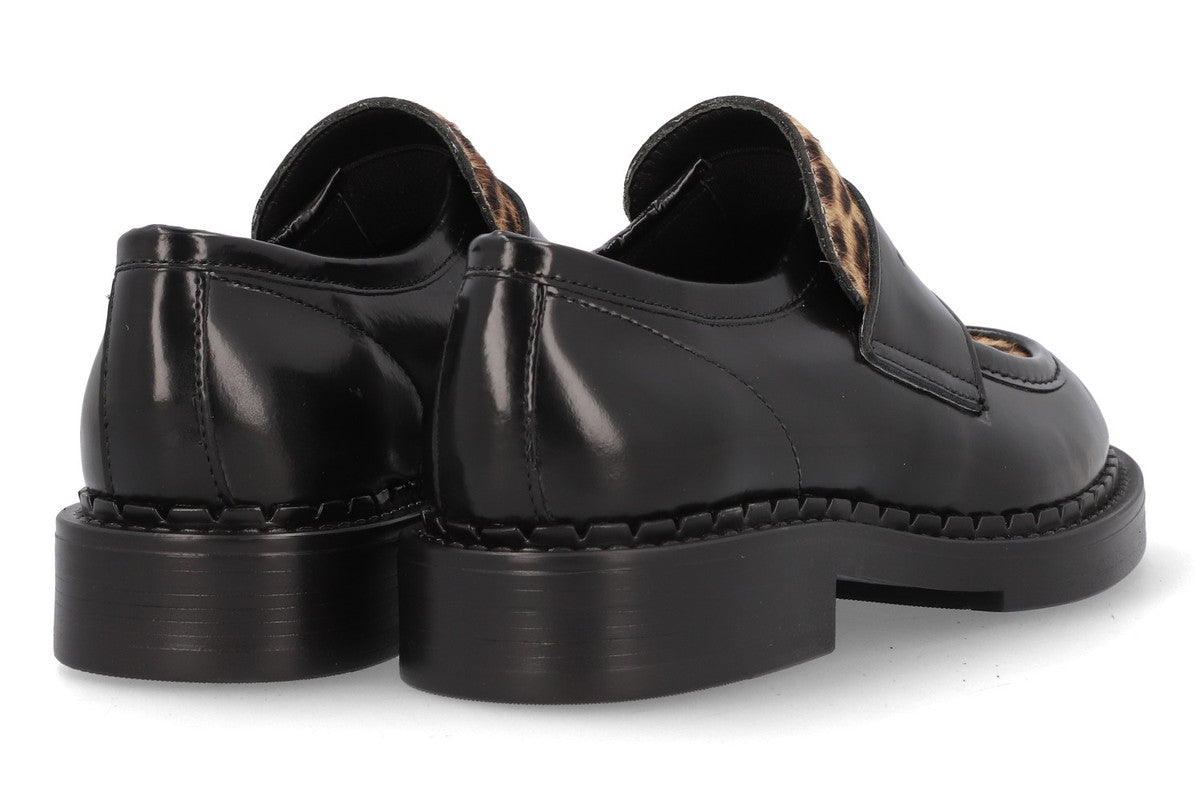 ZAPATO CHESTER LEO 5330