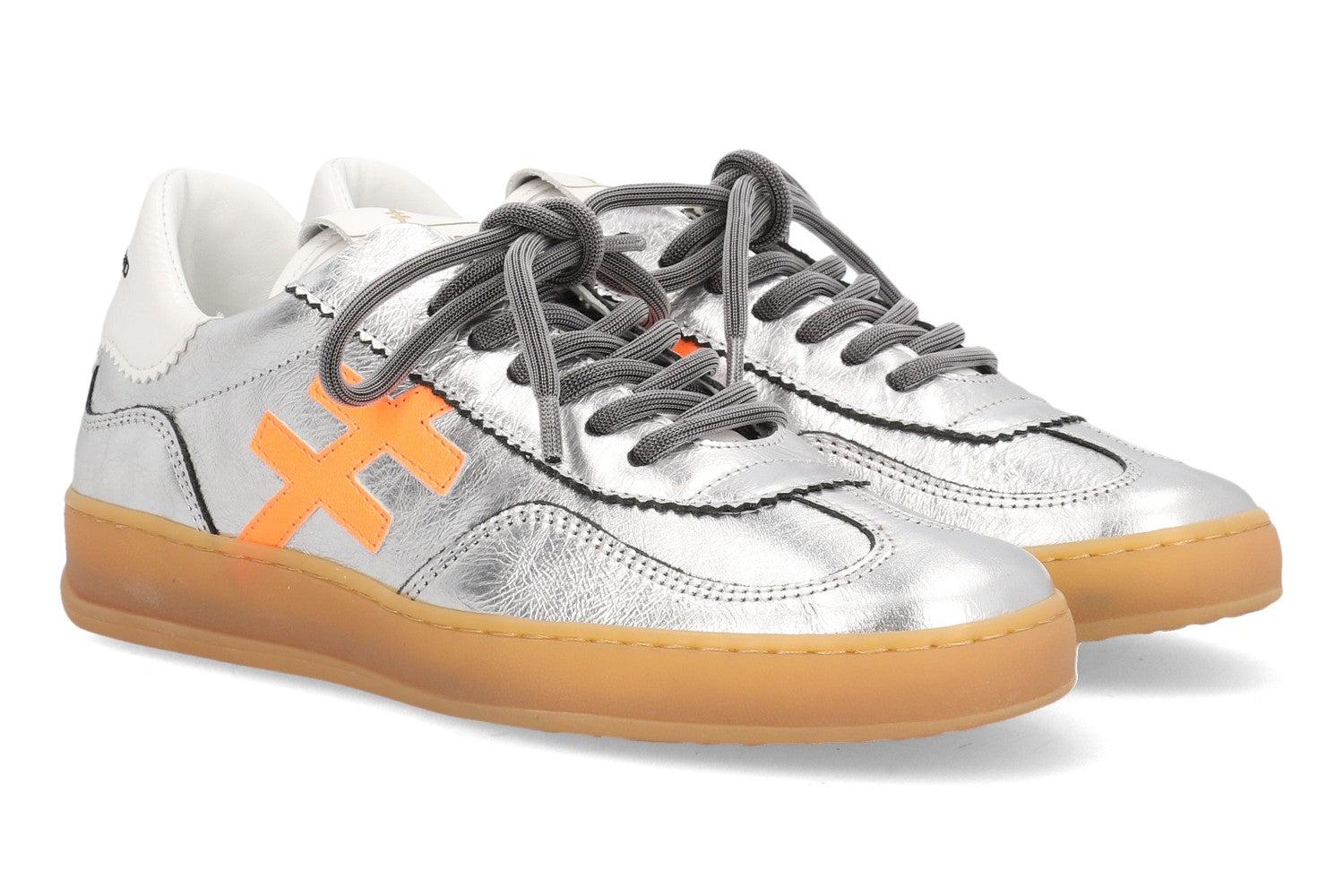 ZAPATILLA ICONIC PLATA A032