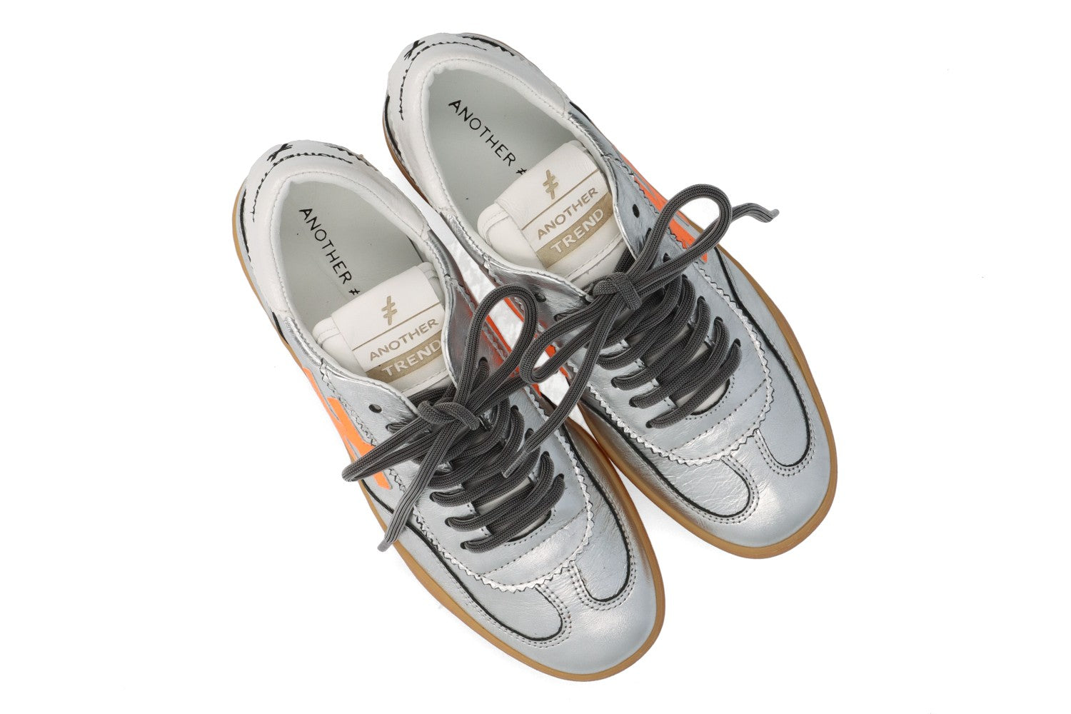 ZAPATILLA ICONIC PLATA A032