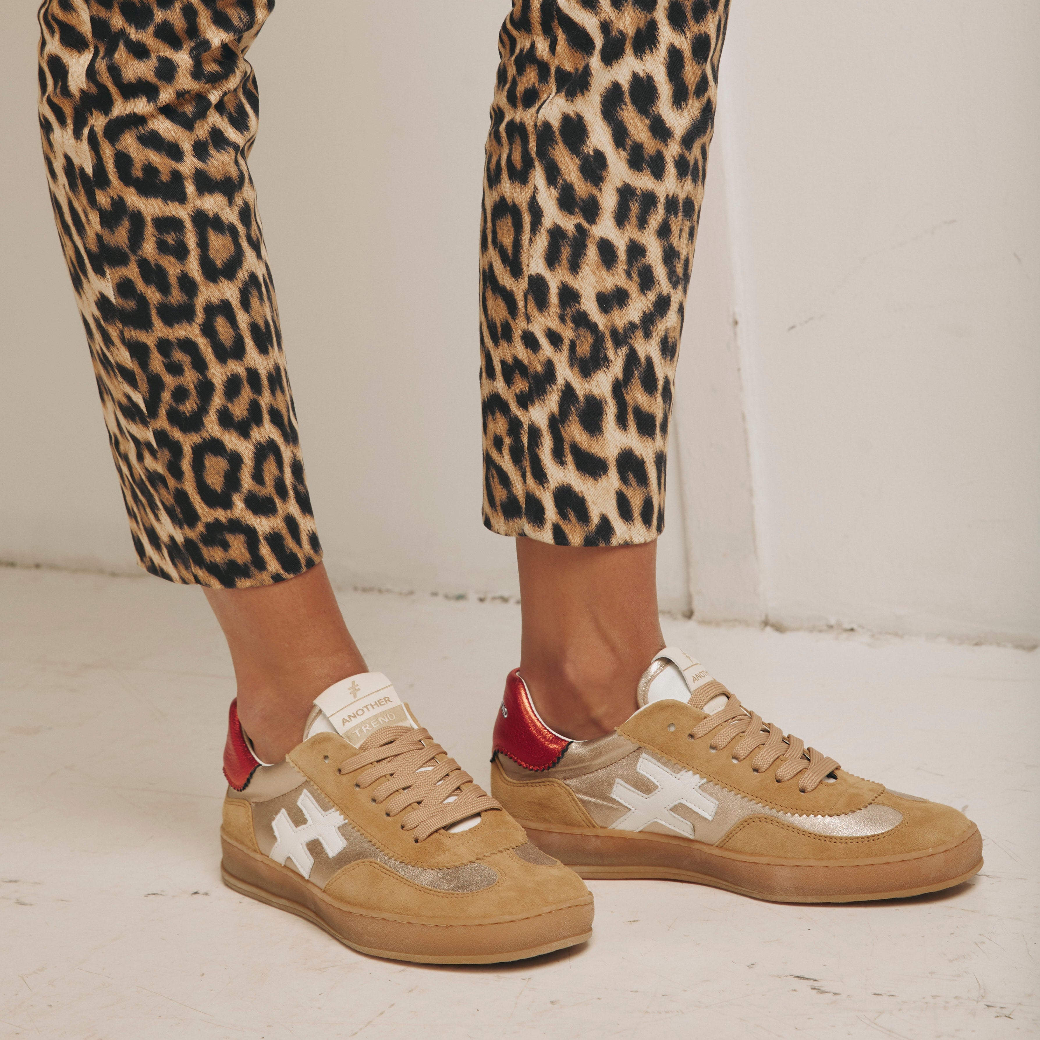 ZAPATILLA ICONIC CAMEL A032