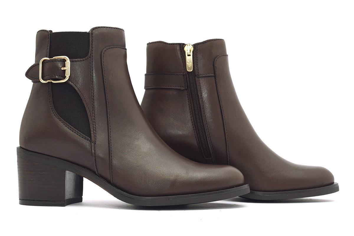 ANNE BROWN 2201