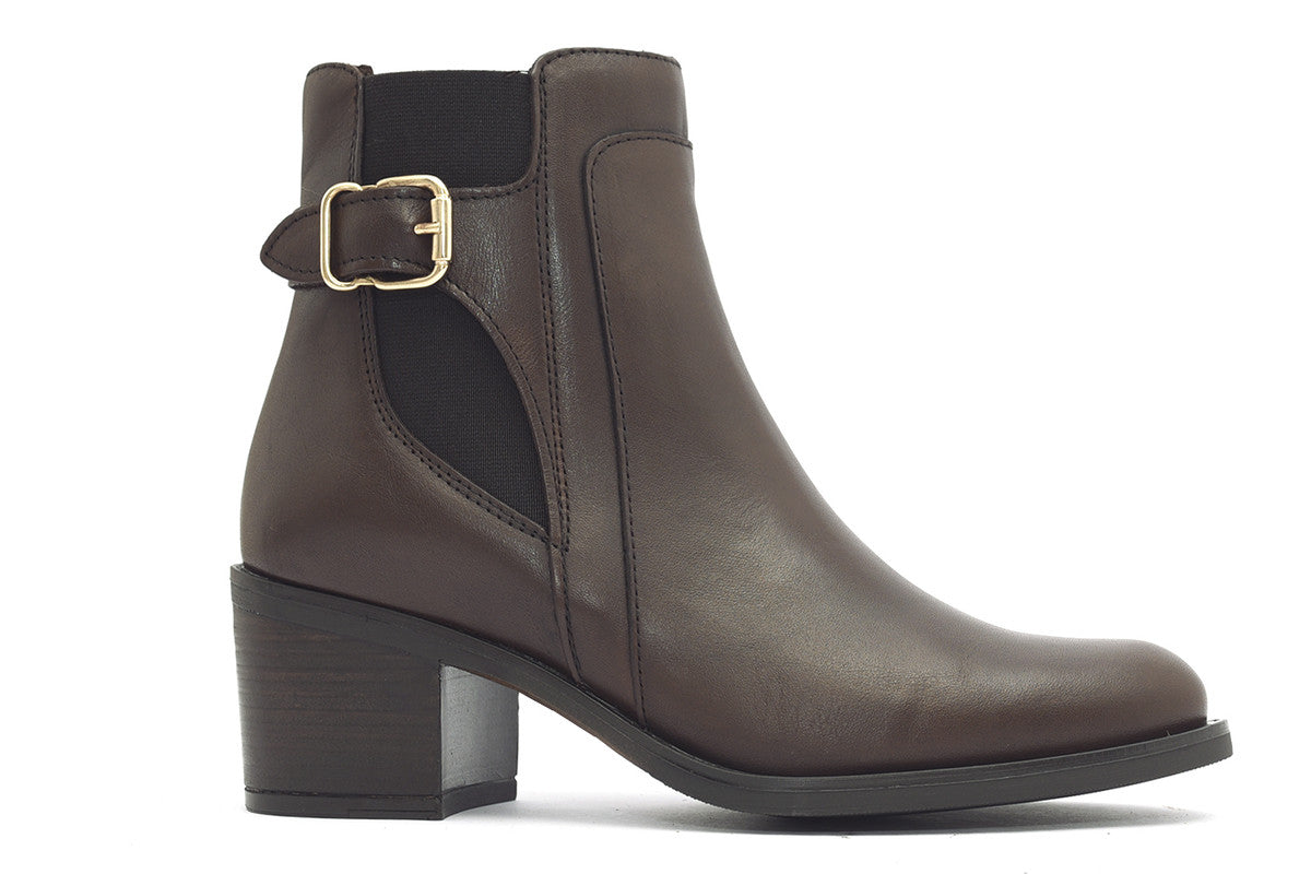 ANNE BROWN 2201