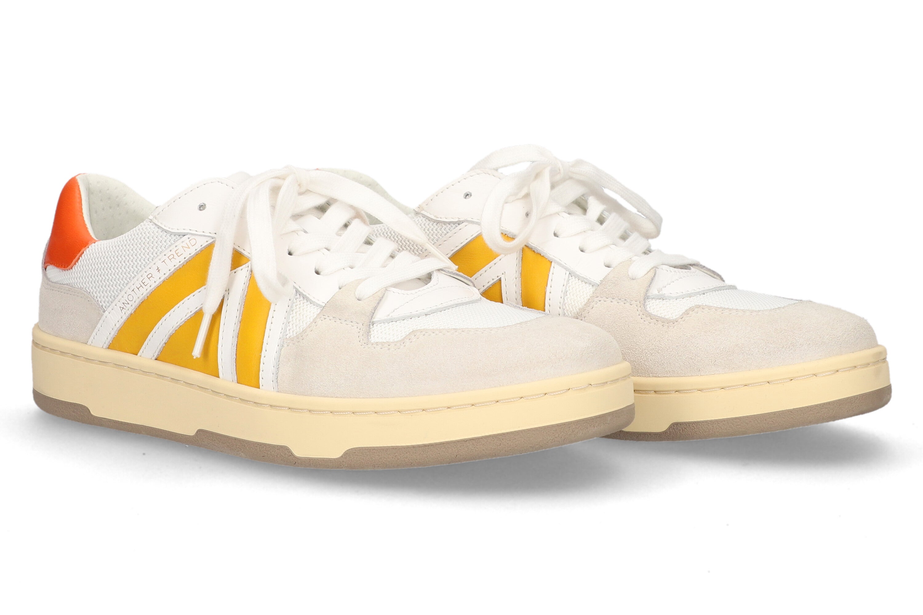 LOW RETRO CREAM A009