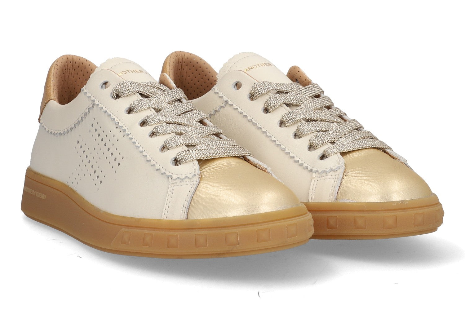 ZAPATILLA RETRO NATA CAMELLO A039